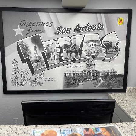 Super 8 By Wyndham San Antonio Downtown Ne Hotell Exteriör bild