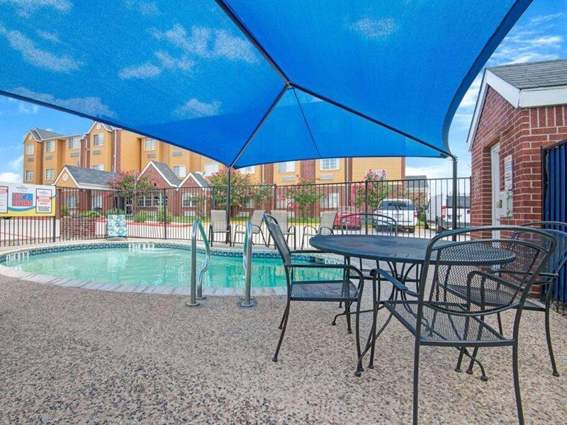 Super 8 By Wyndham San Antonio Downtown Ne Hotell Exteriör bild