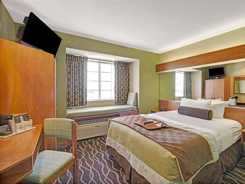Super 8 By Wyndham San Antonio Downtown Ne Hotell Exteriör bild