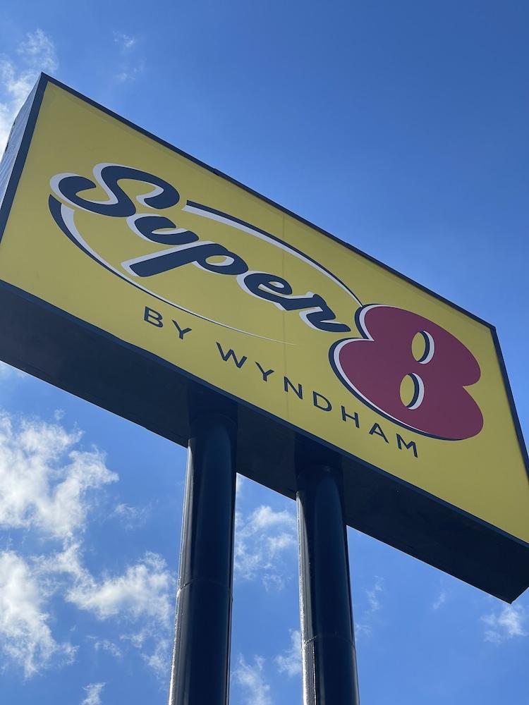 Super 8 By Wyndham San Antonio Downtown Ne Hotell Exteriör bild