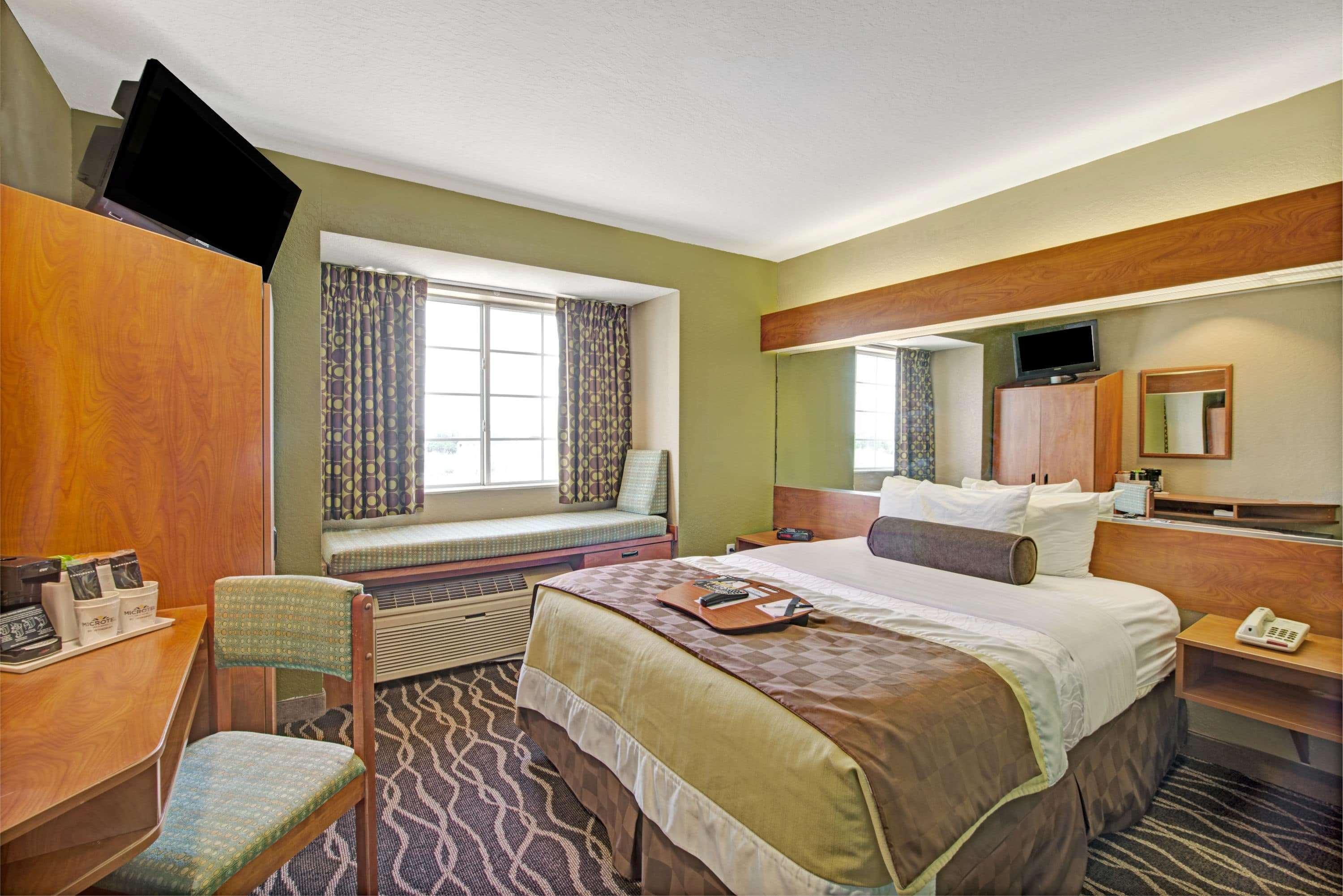 Super 8 By Wyndham San Antonio Downtown Ne Hotell Exteriör bild