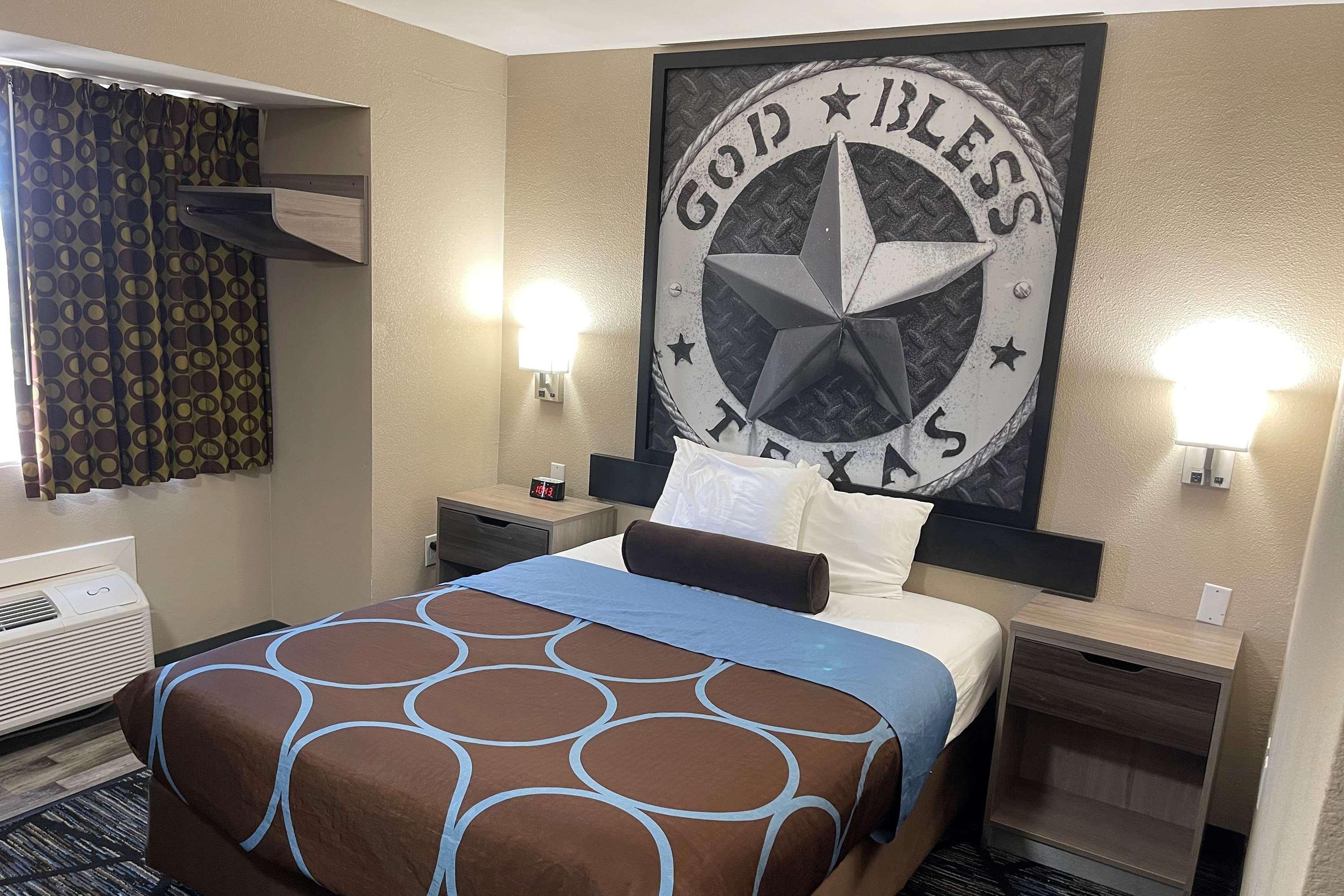 Super 8 By Wyndham San Antonio Downtown Ne Hotell Exteriör bild