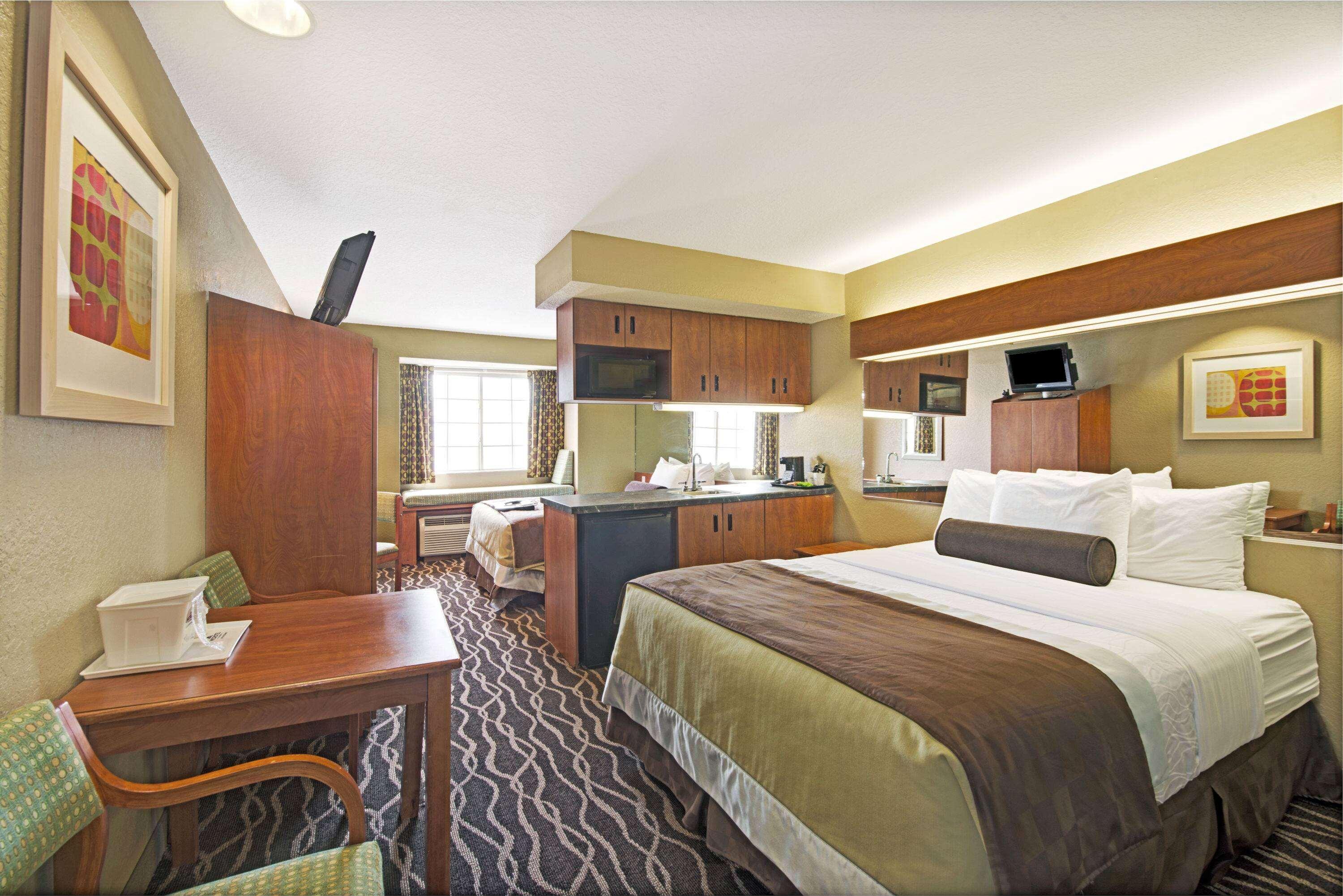 Super 8 By Wyndham San Antonio Downtown Ne Hotell Exteriör bild