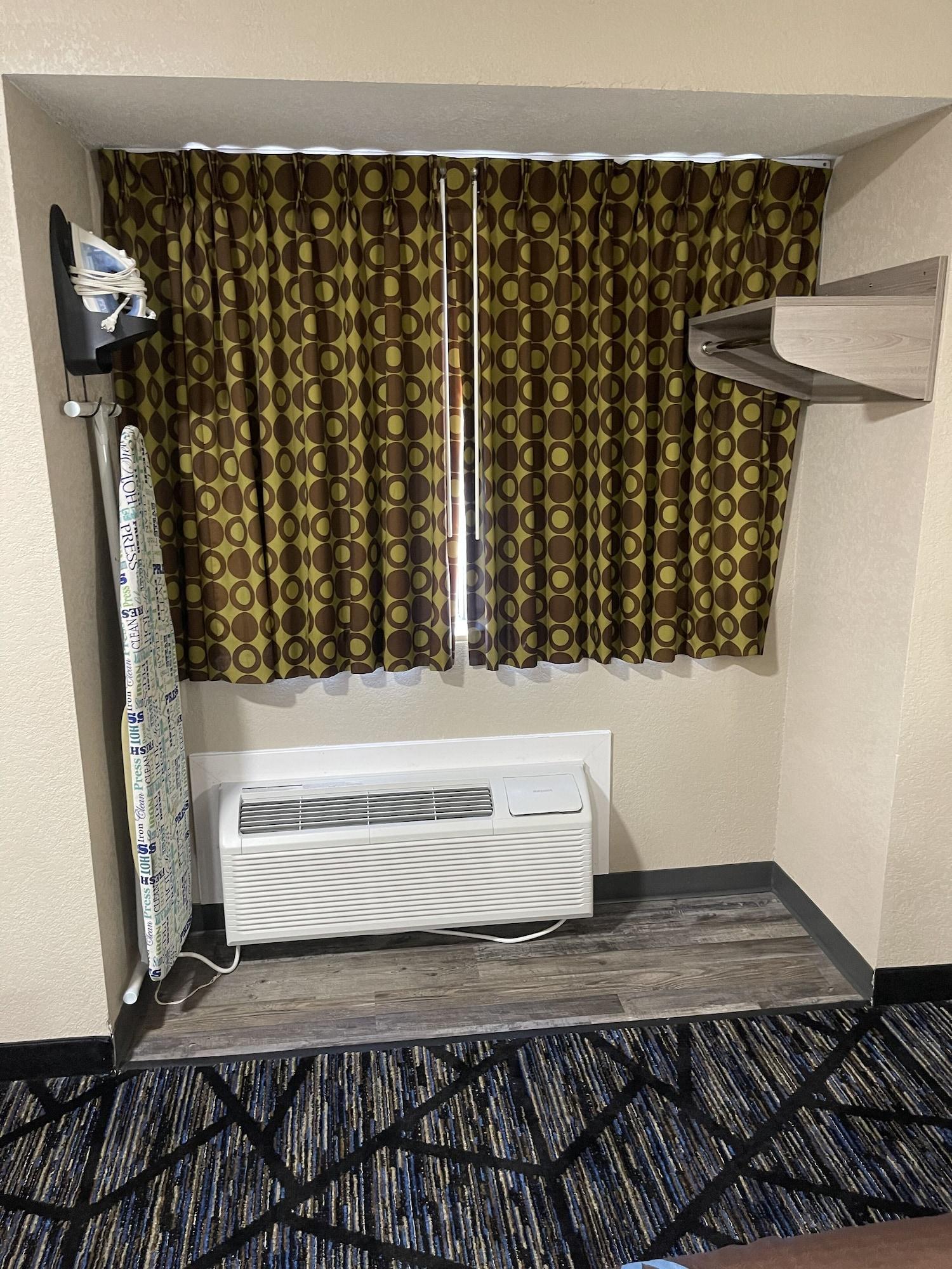 Super 8 By Wyndham San Antonio Downtown Ne Hotell Exteriör bild