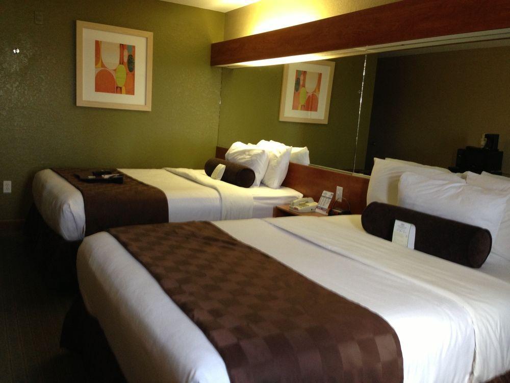 Super 8 By Wyndham San Antonio Downtown Ne Hotell Exteriör bild
