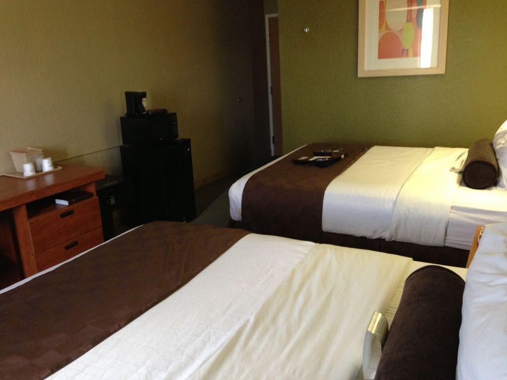 Super 8 By Wyndham San Antonio Downtown Ne Hotell Exteriör bild